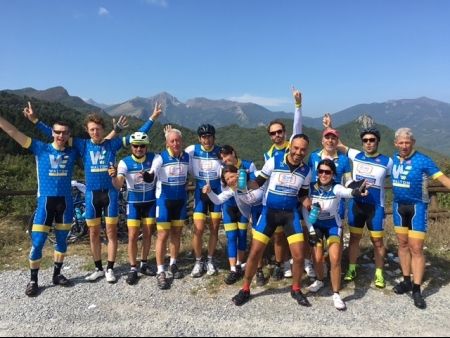 Walton Endurance Coach Joe and corporate cyclists in Stand Up to Cancer Ride